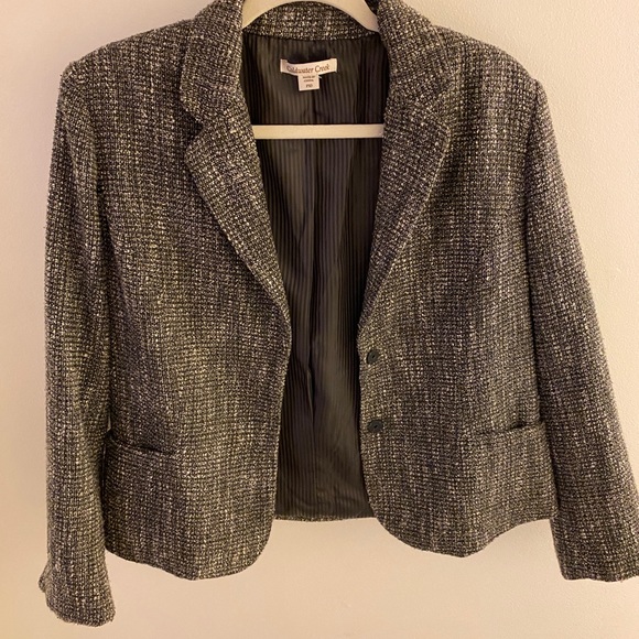 Coldwater Creek size 10 petite gray blazer. 2 front snap buttons. Tweed. - Picture 2 of 13
